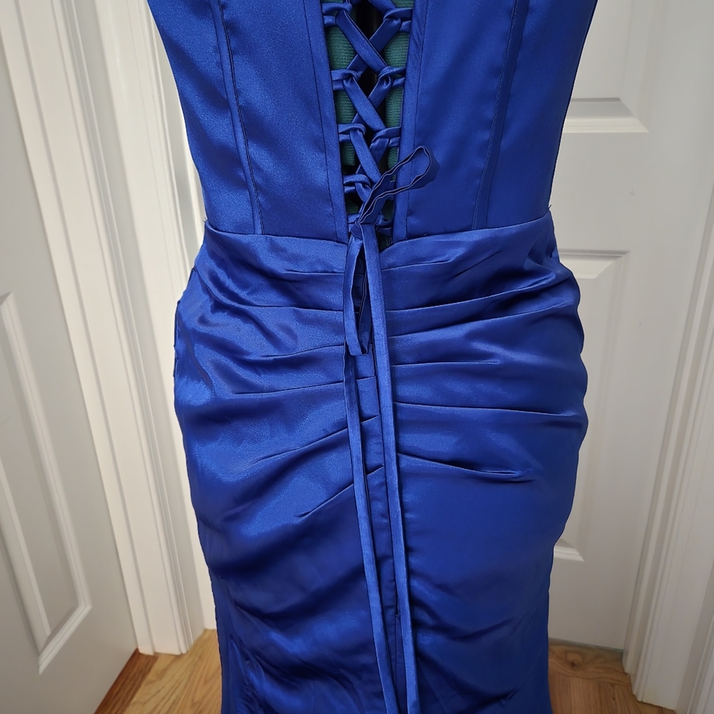 Elegant Blue Strapless Evening Gown - Picture 4 of 7